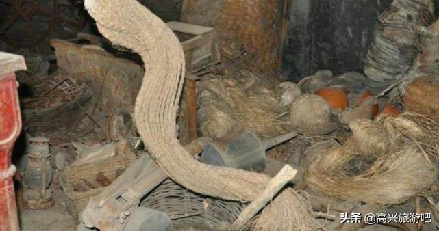 人工天河红旗渠开凿现场,红旗渠奇迹中的人工天河