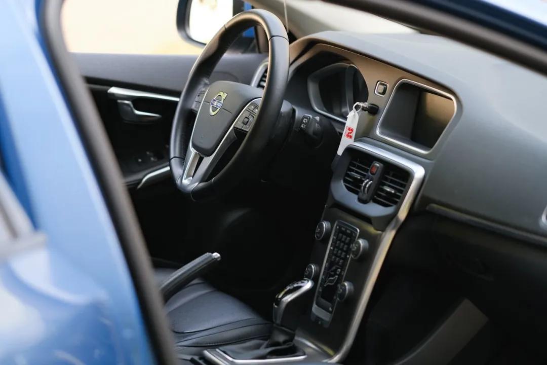 15款v40沃尔沃二手,二手沃尔沃v40多少钱