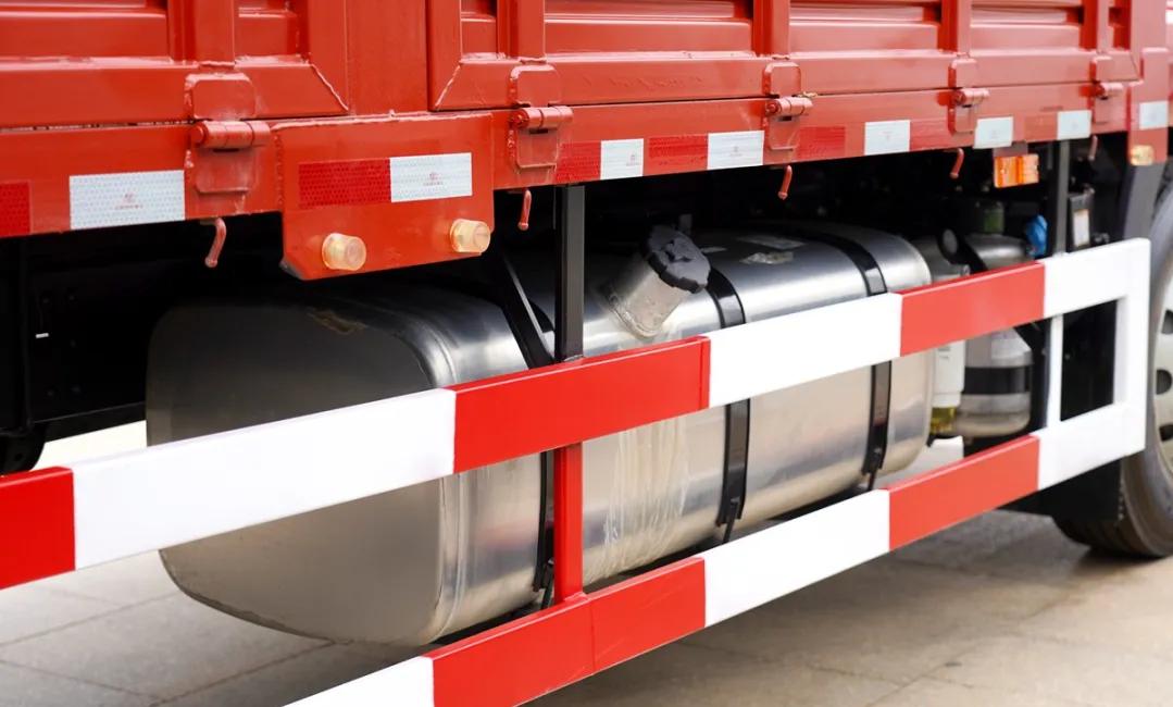 中卡6x2货车7米8,解放j6l领航版载货车