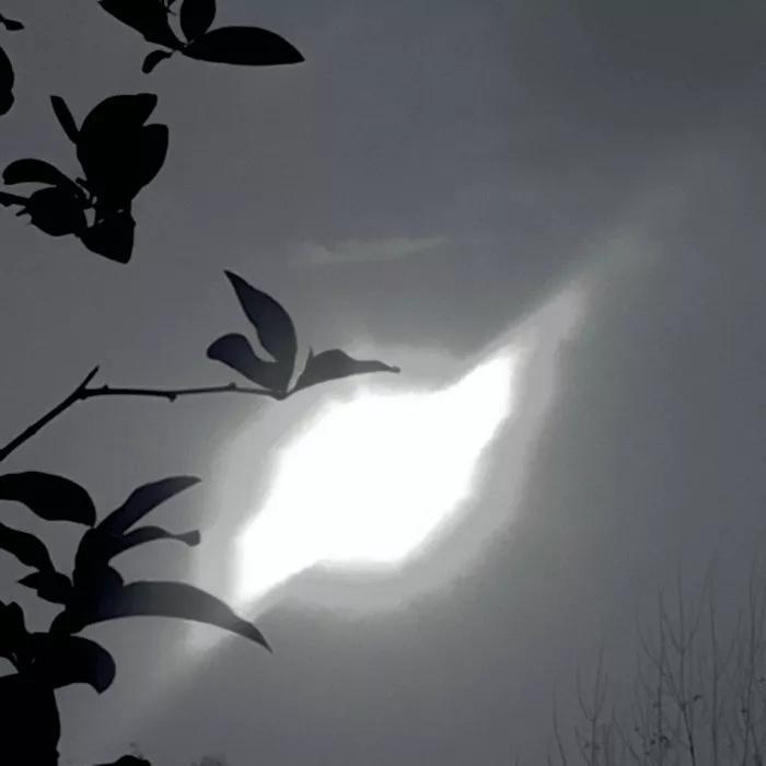 暗黑系朋友圈背景图高级质感,高冷背景图女生暗黑系