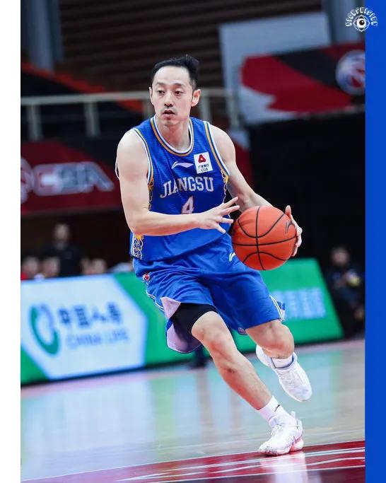 cba球鞋面面观排名,cba球鞋上脚闪击3