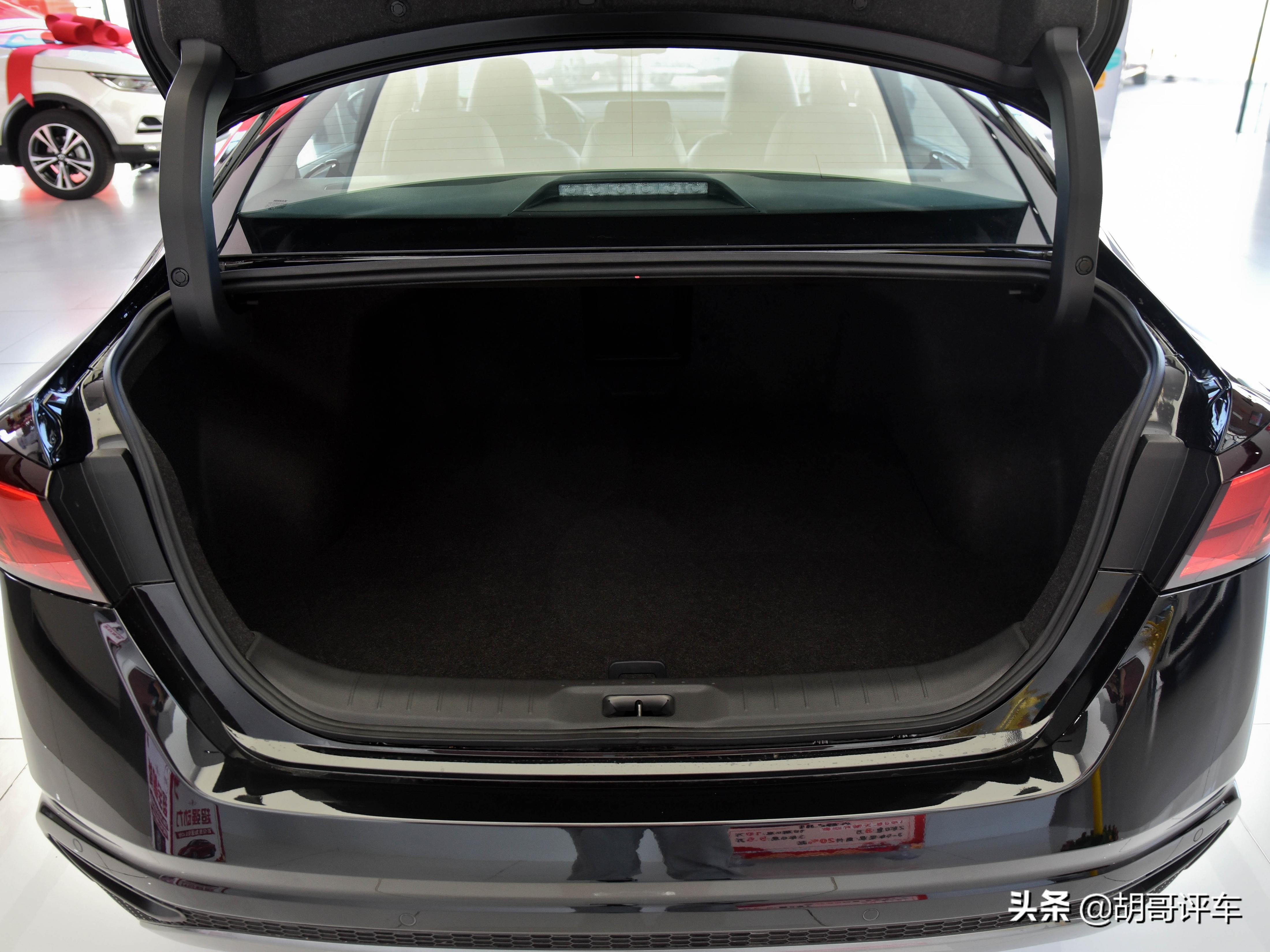 日系价格低的冷门b级车,最新拿下一台日产天籁b级车