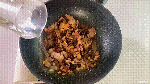 羊肚菌煲汤做法与功效,新鲜羊肚菌做汤的做法