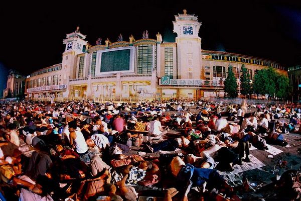 八九十年代北京老照片：北京饭店开起夜市，中关村孕育一批IT精英