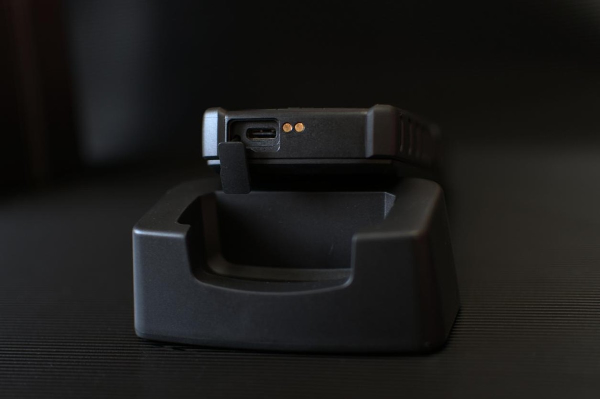 4G双卡超大声，自带微信的智能大哥大，让老年人也能用上健康码