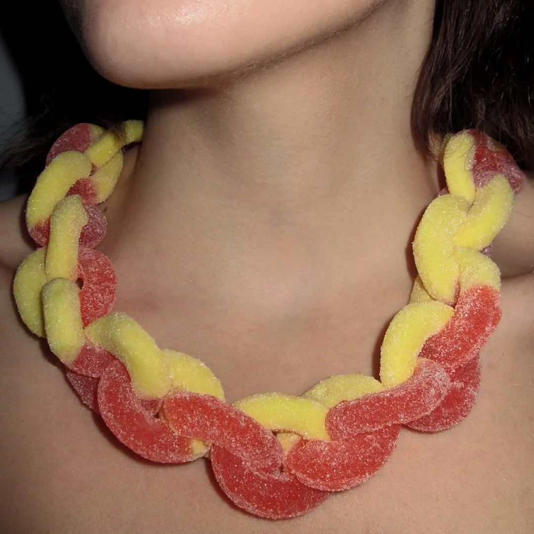 有点诱惑！外国美女设计师拍的“人体”艺术，够大胆，脑洞大开