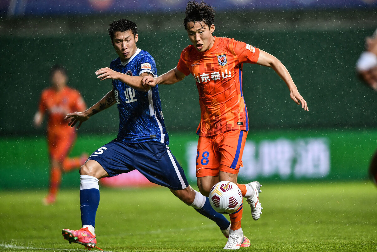 *药火**味浓了！青岛队首发齐鲁德比海报，主题隐喻踏山而行全取三分