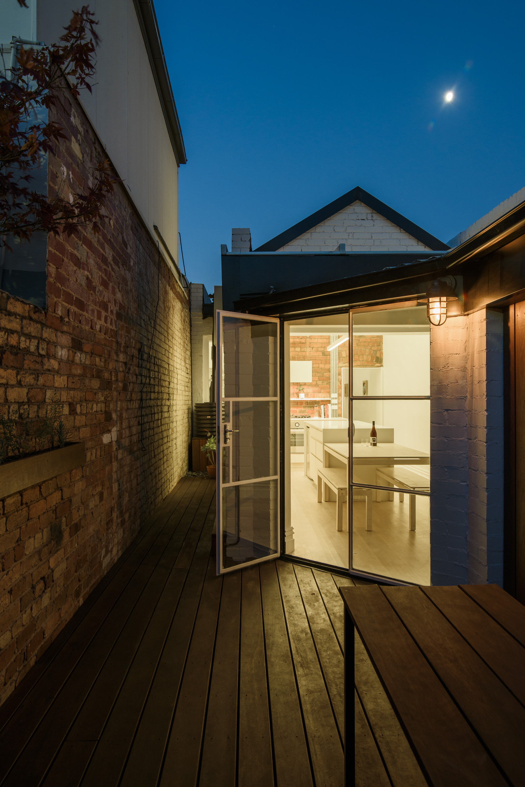 冬日氛围感欧式小屋,直线型台灯