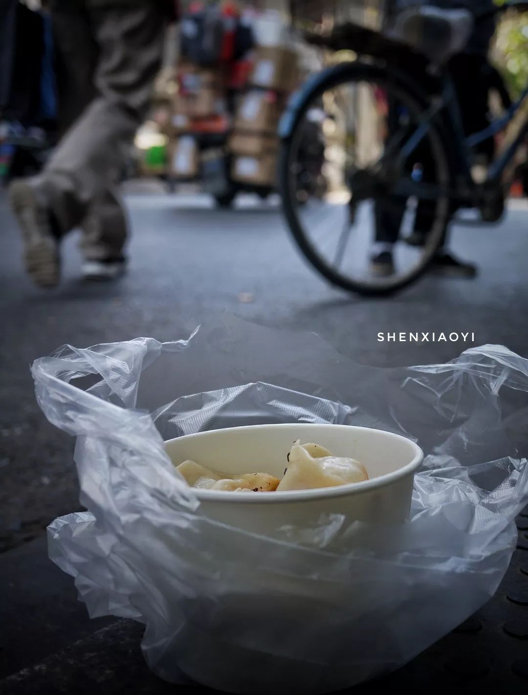 一上午走了1万步，探访5家人气爆棚的小店，不但吃撑还差点被人打