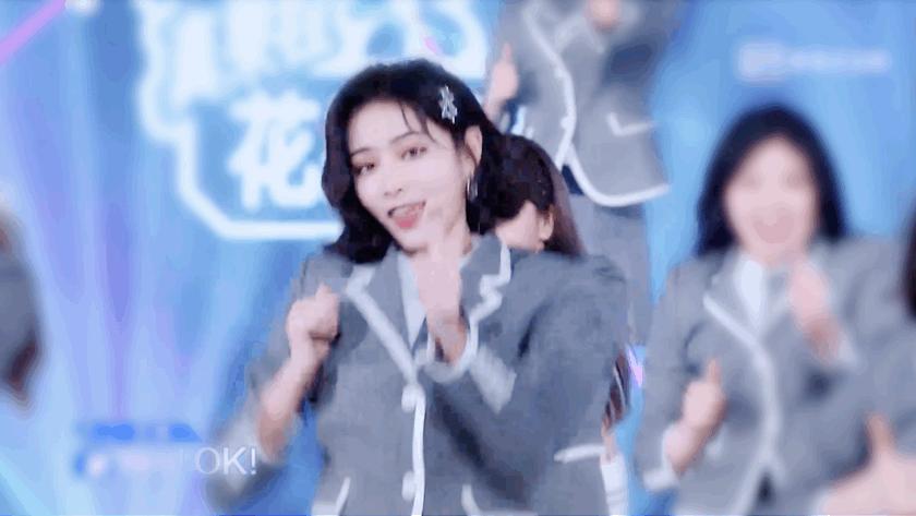 秦牛正威都没有忘动作，SNH宋昕冉直拍居然忘动作，足足停顿20秒