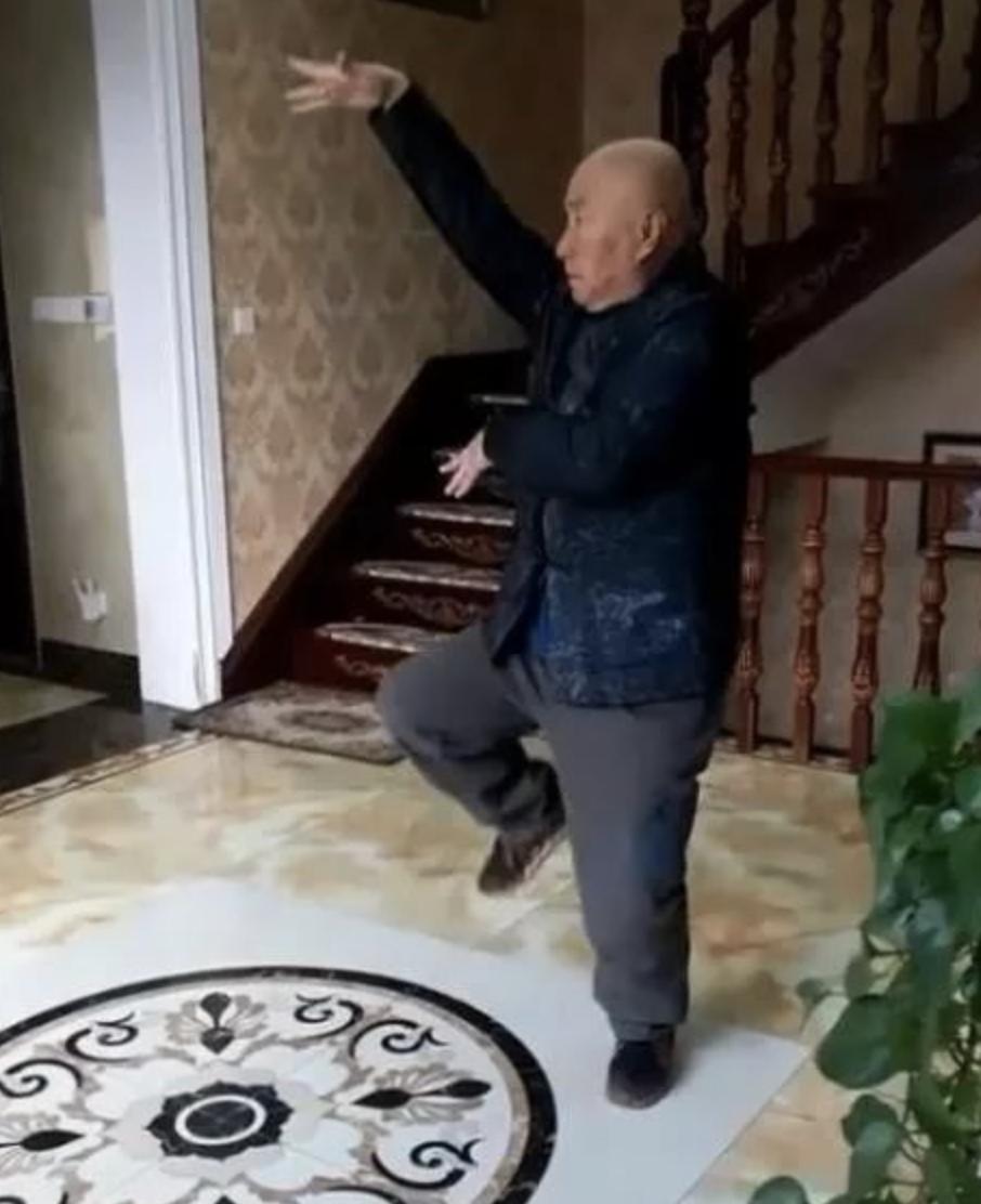 当年拍了两年的《少林寺》，李连杰被嫌弃身高，大反派都已去世