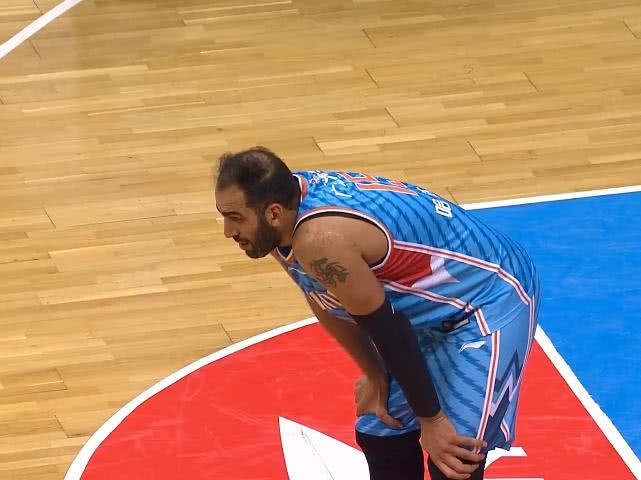 *疆新**惜败全因1人昏庸，关键2大昏招葬送比赛，被杰克逊投进绝杀球