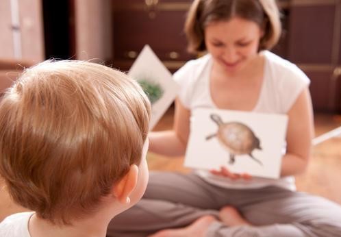 王恒屹3岁认字视频,4岁神童王恒屹熟练背诵