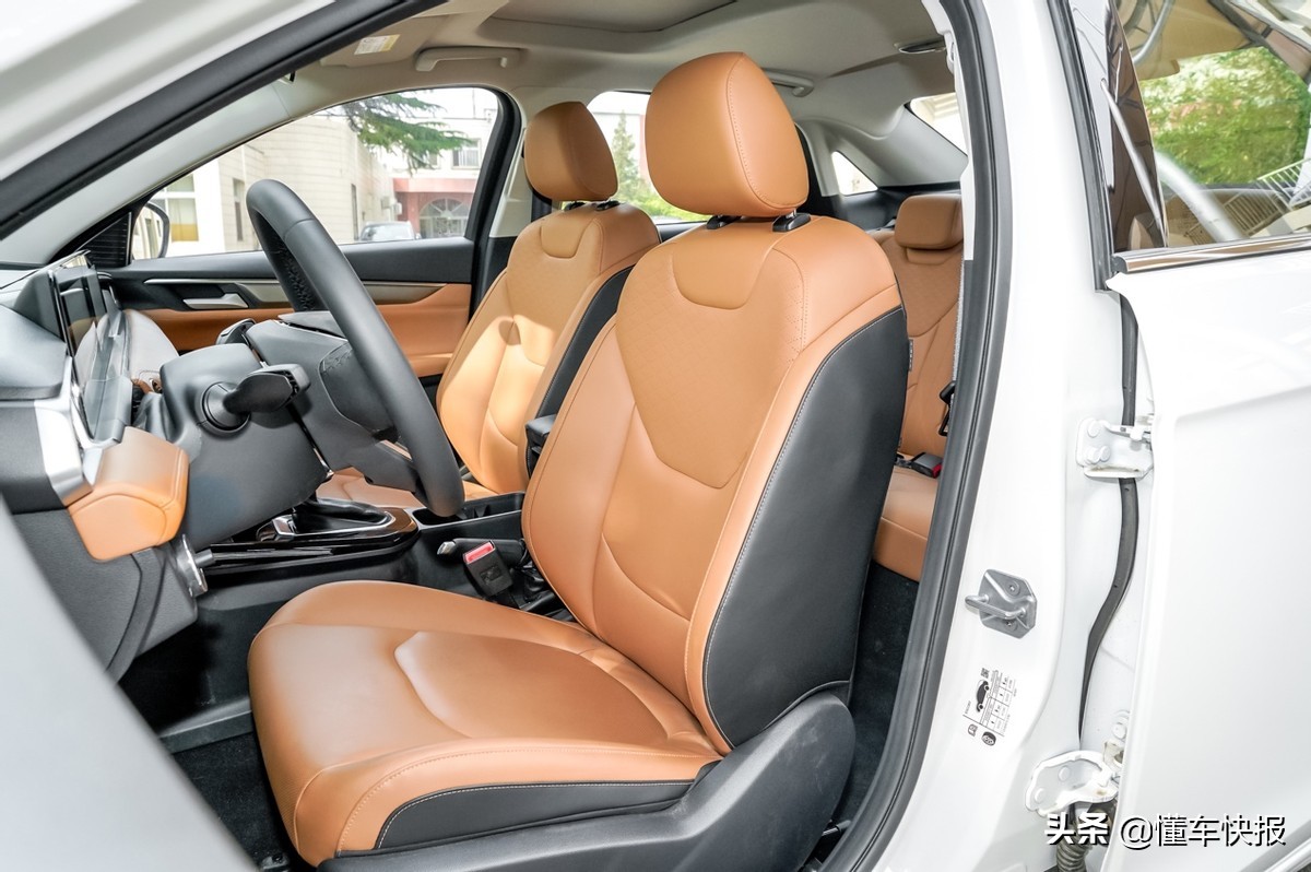 15款朗逸1.6二手车对比2017款福睿斯,福特福睿斯和大众朗逸谁的价格高