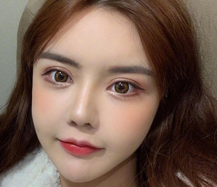 21岁韩安冉整容34次,21岁韩安冉整容35次