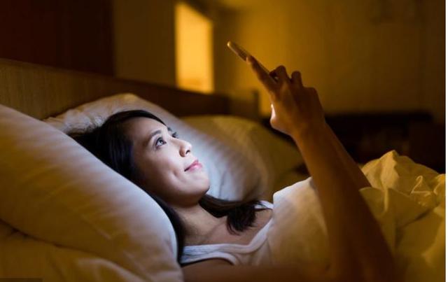 因熬夜失眠怎么快速入眠,失眠按哪个穴位能快速入眠