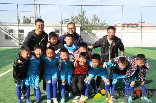 青岛市市长杯足球赛小学女子甲组,平度市小学足球比赛