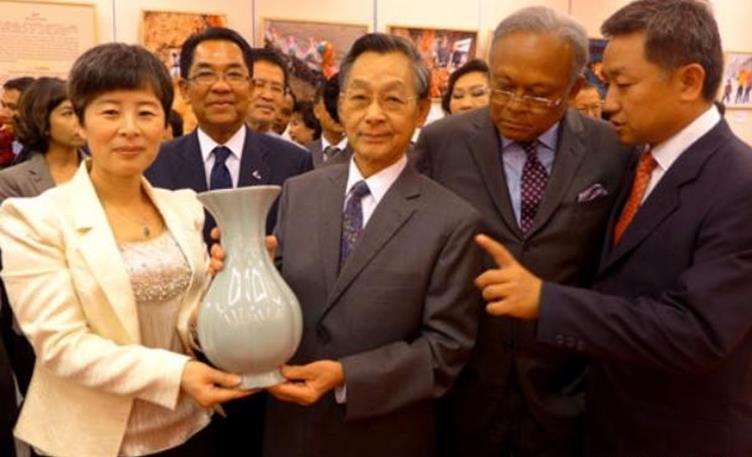 祖籍在中国的外国领导人或政要，遍布全球20多个国家