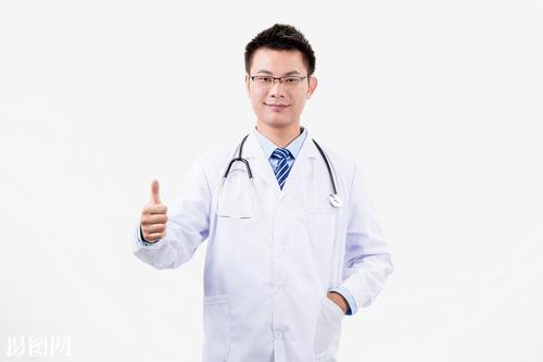 儿子误把502滴眼睛，宝妈反应迅速医生夸奖，但家长不能跟一辈子