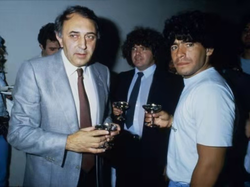 人物|马拉多纳：革命和*卡因可**