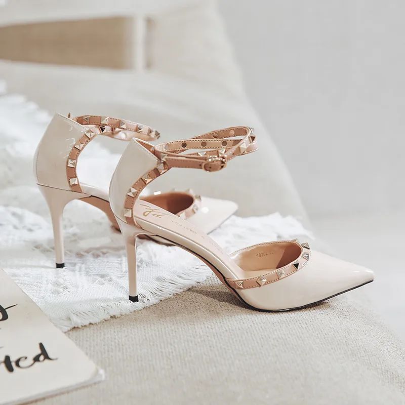 大码休闲女凉鞋新款2022爆款正品,品牌女凉鞋断码清仓特价正品秒杀