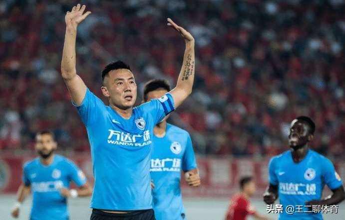 谁是中国足坛文化第一人？之精通八国外语的秦教授上篇