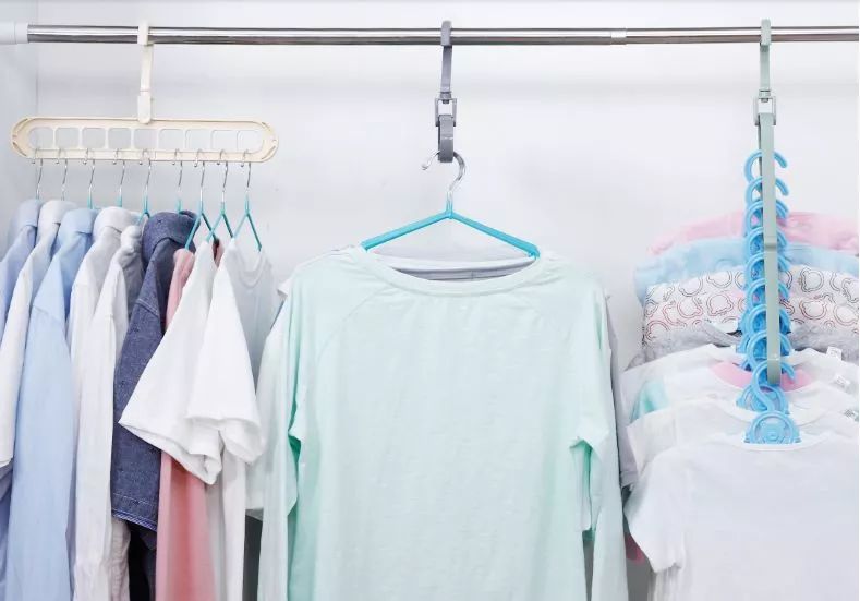 魔术衣架1个顶8个可重复使用,多功能魔术衣架轻松收纳家庭必备