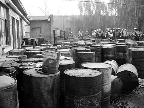 自己换下来的废机油怎么处理,自己换机油后废机油怎么处理