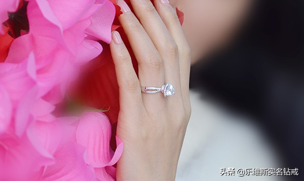 戒指的戴法与意义食指戴戒指,不同戒指的戴法和意义十个手指