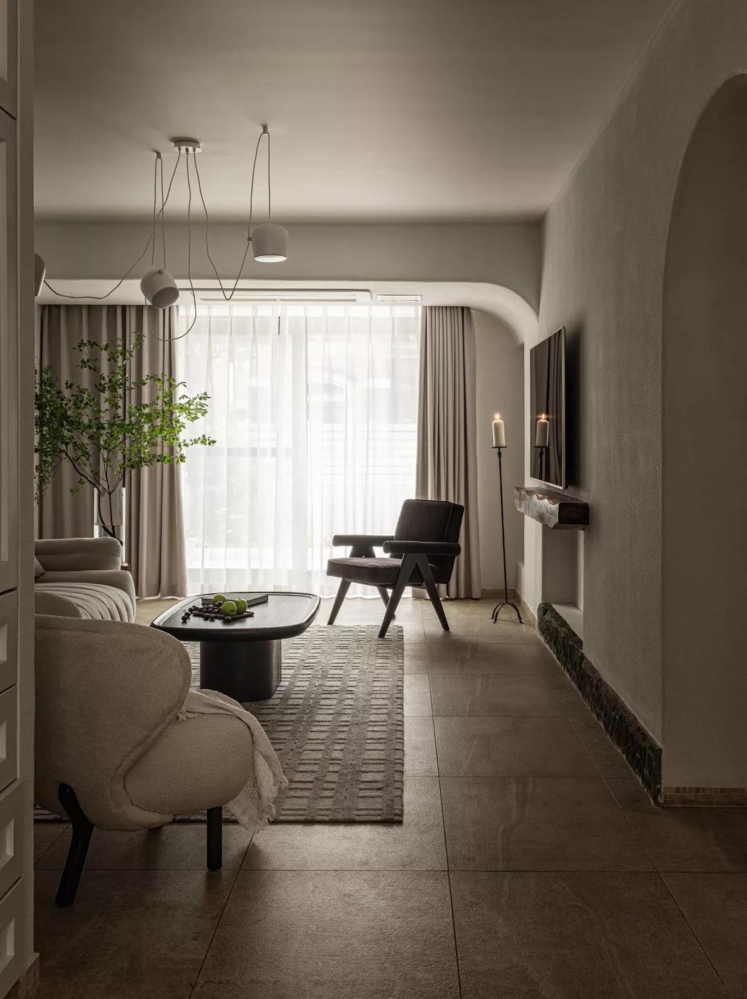 「恋·家」90后花艺师的森系生活，在洞穴里建花房