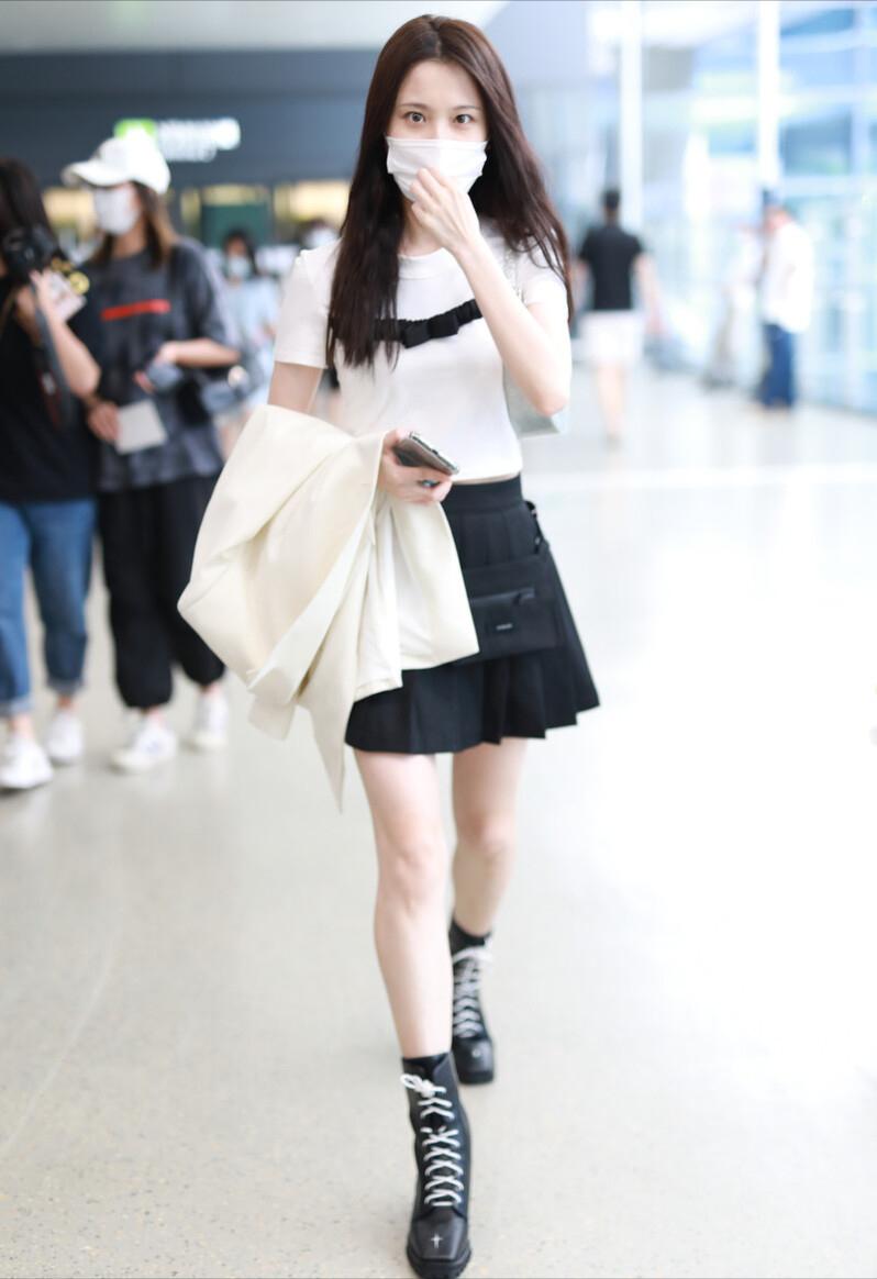 明星短靴搭配什么裤子好看,明星夏季短靴穿搭