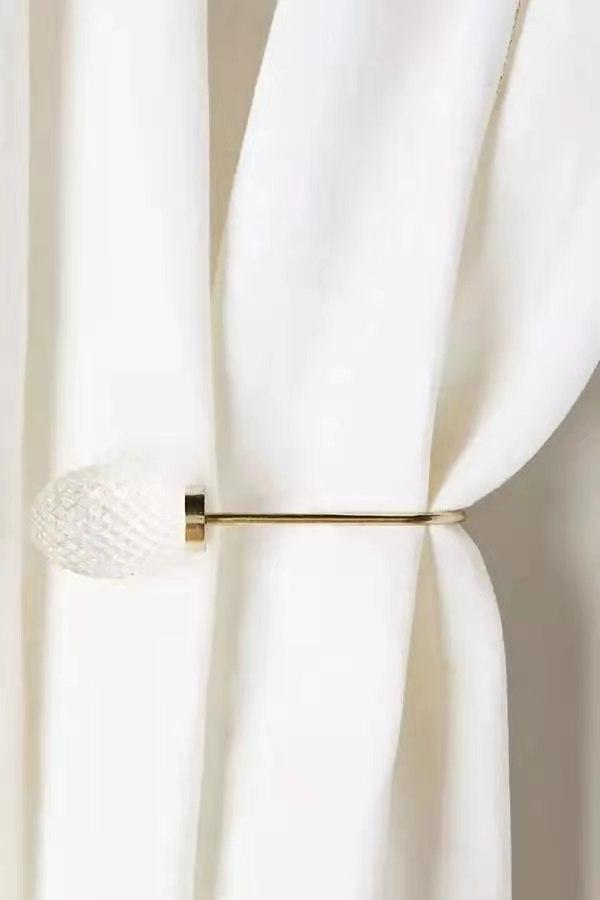 新房装修不要装窗帘了费钱又难看,家里装修窗帘好难选择呀