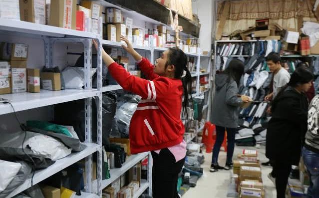 超市为什么会免费收快递,超市为什么免费代收快递