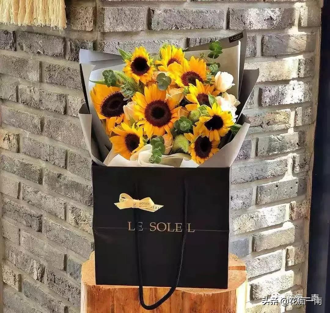 教师节应该送老师什么花用纸叠,教师节送花送什么花图片