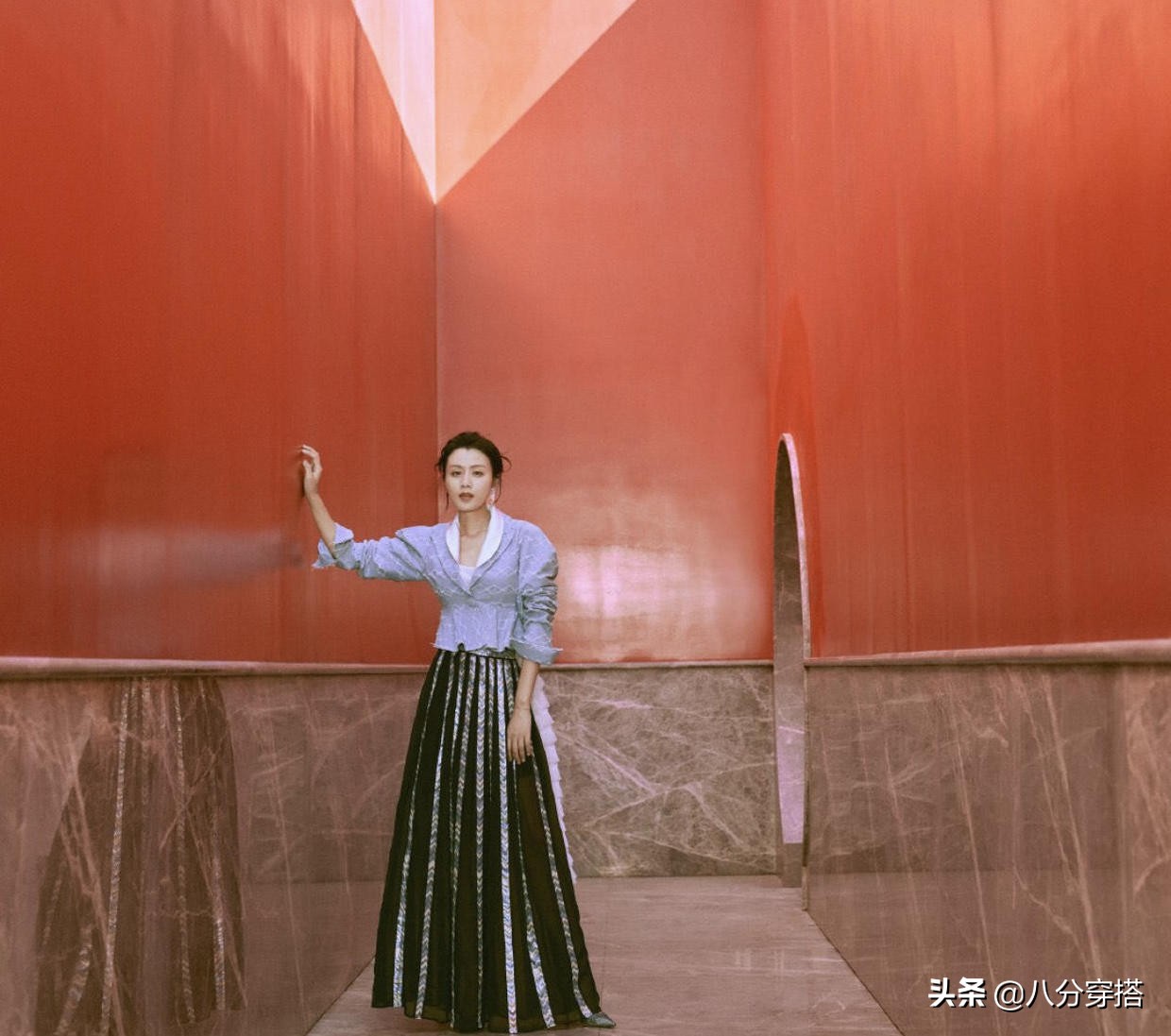 叶一茜穿黑色连衣裙,叶一茜把春季穿搭精髓穿出来了