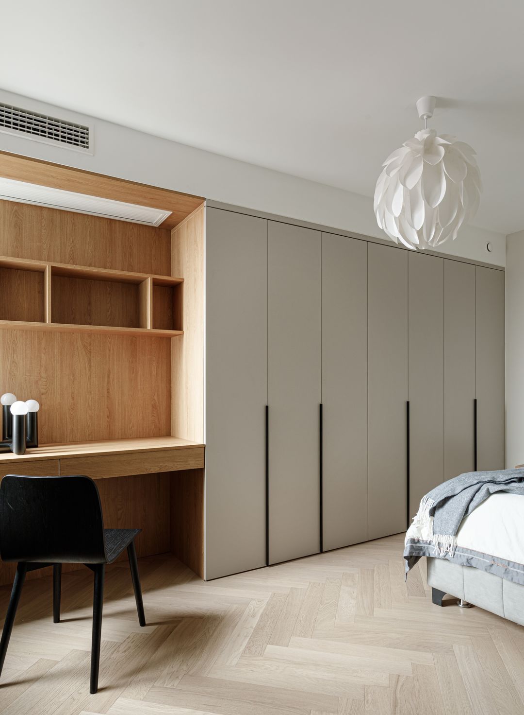 北京夫妻改造老破小,北京夫妻全屋水泥极简装修风格