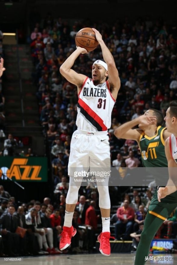 2018年圣诞大战詹姆斯穿的球鞋,2018年都有哪些经典球鞋