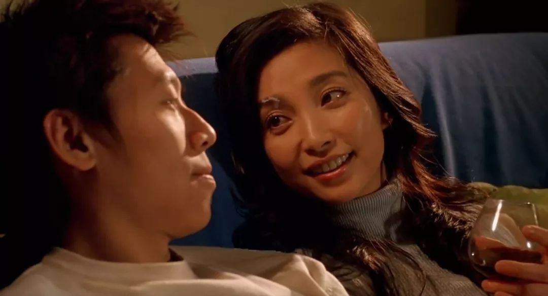 来一部潸然泪下的国产爱情片,看了让人哭到崩溃的国产爱情电影