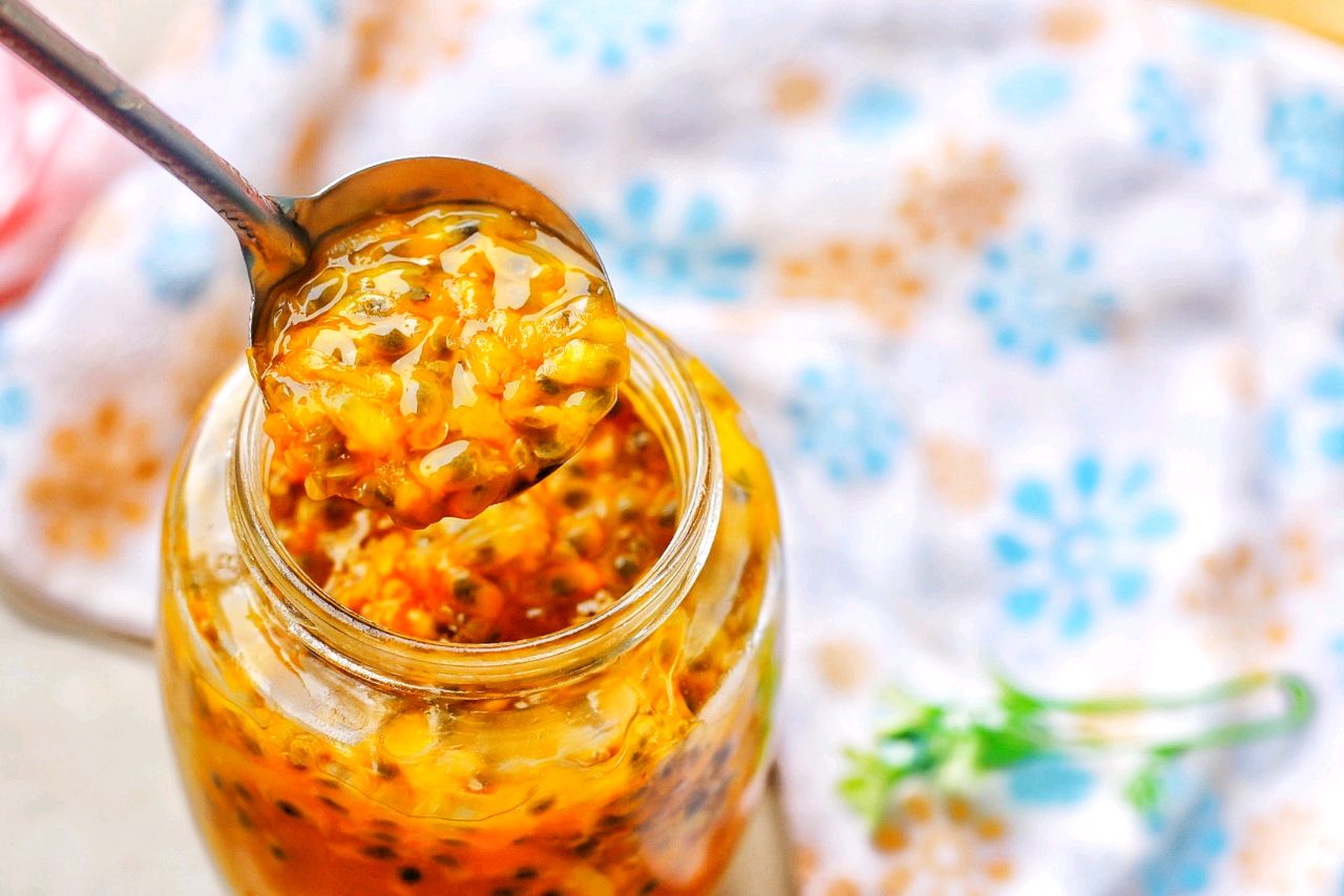 自制百香果柠檬蜂蜜水教程,如何自己在家做百香果柠檬蜂蜜水