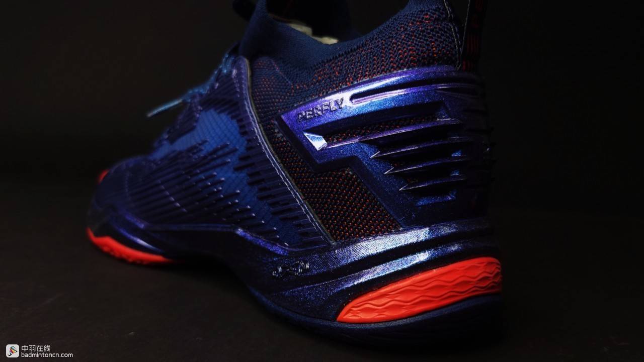 迪卡侬bs990,迪卡侬bs990与尤尼克斯88d