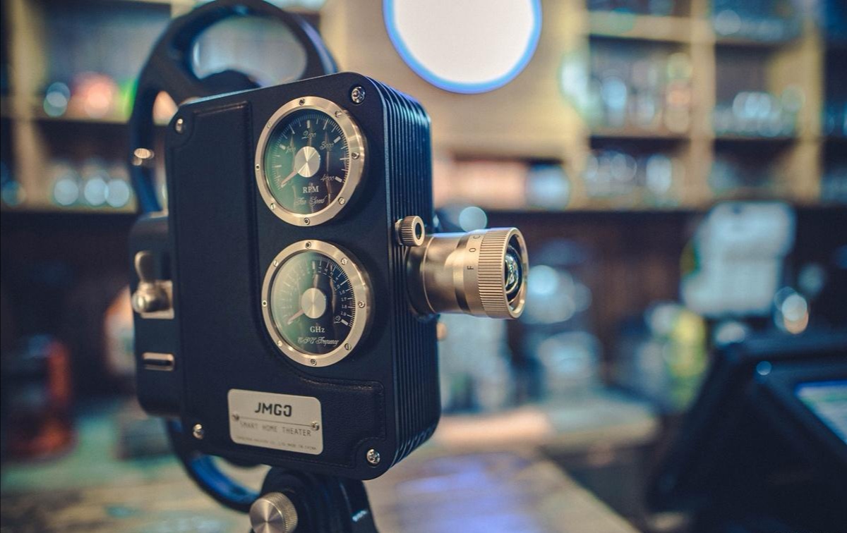 瞬间提升客厅格调，电影1895电影机体验