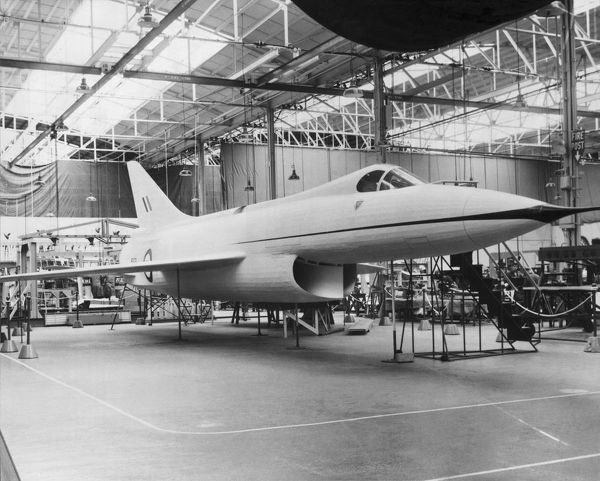 滚回绘图板-航空史上那些被淘汰的方案26-霍克P.1103/1121