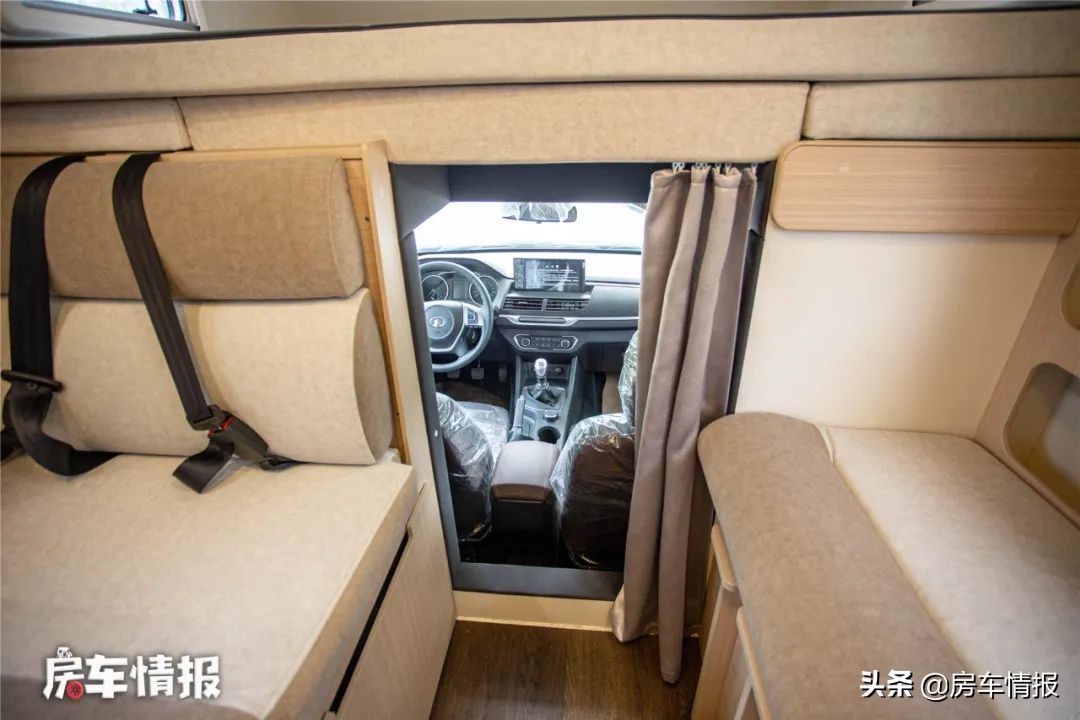 30万左右的可睡4个成人的四驱房车,20万能买什么重型房车