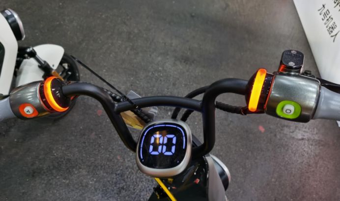 电动车半热熔胎哪个牌子的好,现在电动车真空胎是半热熔胎吗