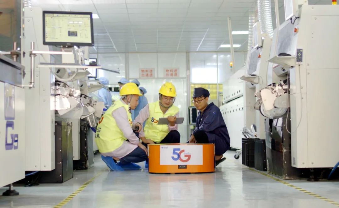 来了，电信“机器人天团”！网友:“成精了！”