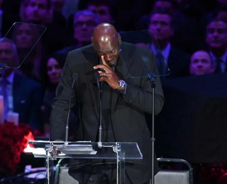 科比追悼会乔丹发言视频,乔丹参加科比悼念会