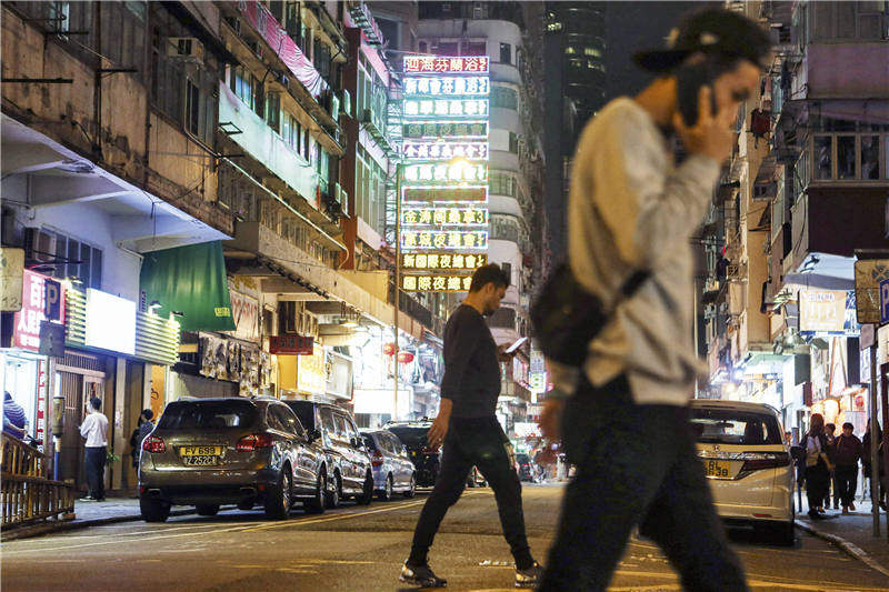 香港“油麻地的两万种死法”导赏团：城市中的边缘人，繁华背后的阴影