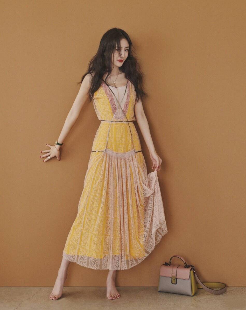 刘诗诗刘亦菲粉裙,刘诗诗杨幂惊艳高级照片