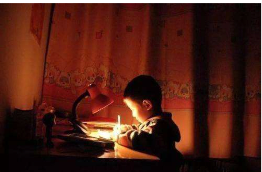 被家长逼着上辅导班,上海两岁男童学习压力大斑秃