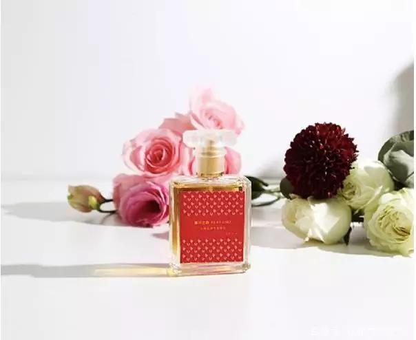 国潮跨界泛滥红旗汽车也出香水,红旗汽车新国潮